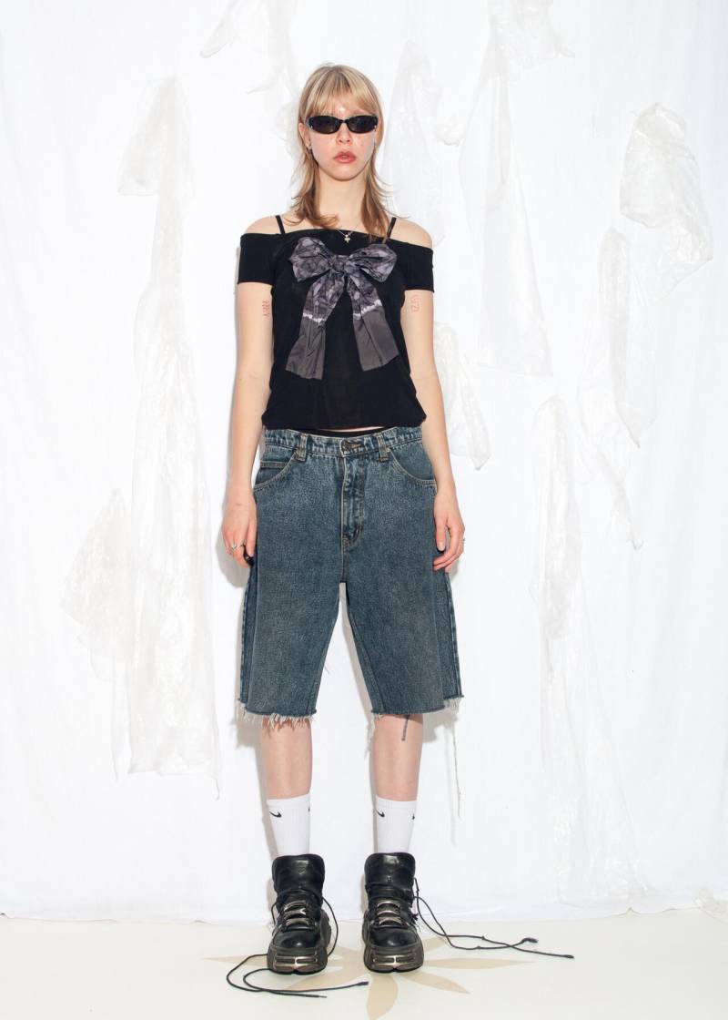 Vintage 90Er Jahre Denim Shorts in Blau - 1990Er Y2K Grunge Baggy Jorts Jeans Mit Weitem Bein Low Rise Hose Größe M von InterzoneVntg