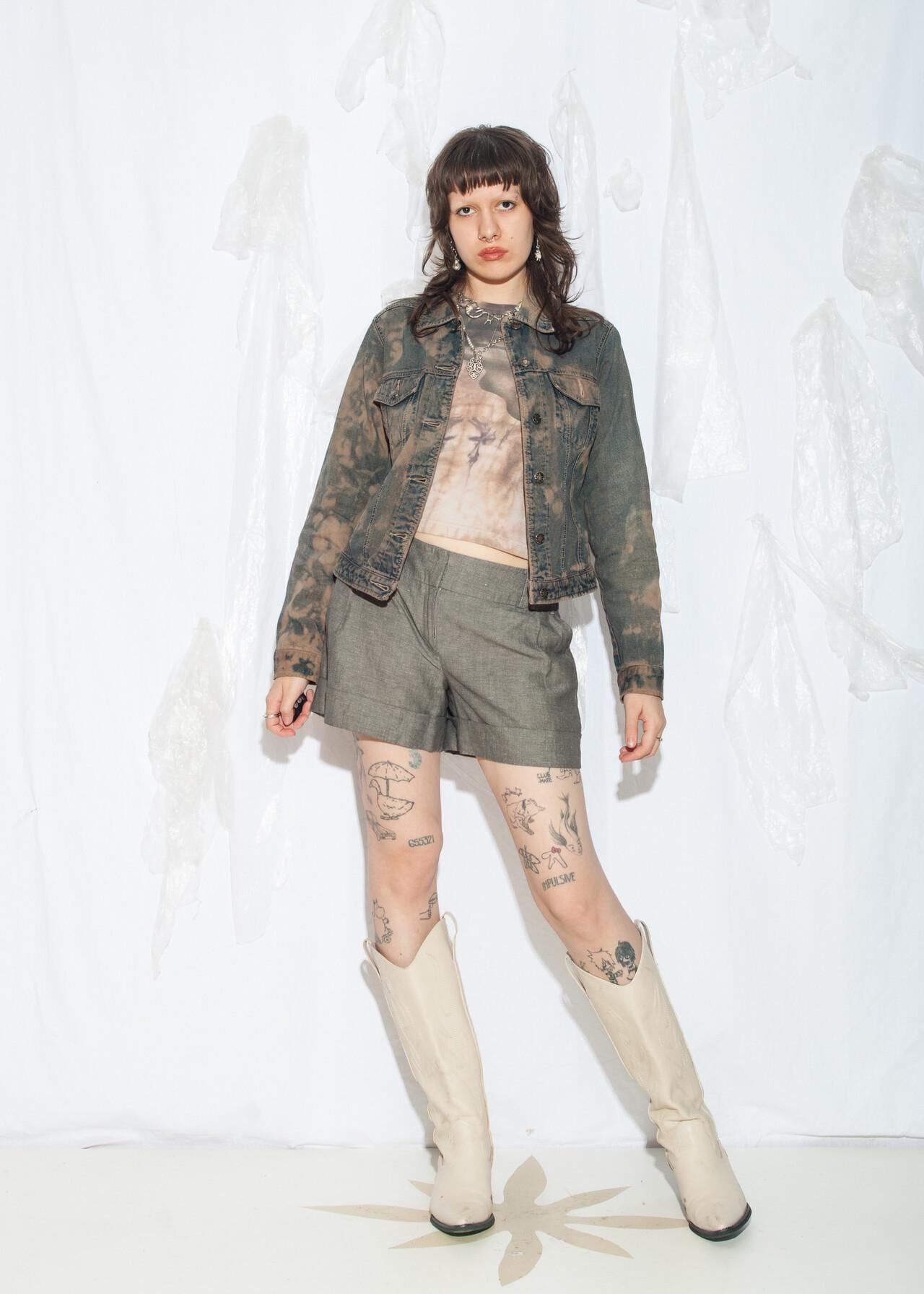 Vintage 90Er Jahre Jeans Jacke in Schlamm Braun - 1990Er Waschen Fitted Coat Reworked Y2K Grunge Style Slim Fit Oberbekleidung Size L von InterzoneVntg