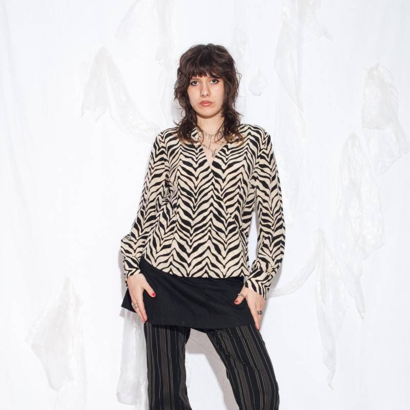Vintage 90Er Jahre Zebra Seidenbluse in Beige - 1990Er Y2K Tier Muster Reine Seide Top Size L von InterzoneVntg