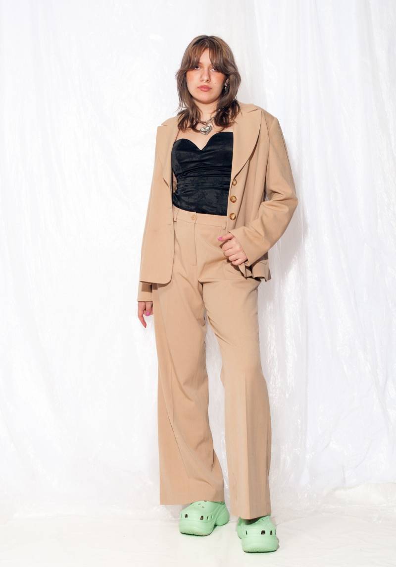 Vintage Anzug Y2K Blazer Schlaghose Boss Set in Beige 2000Er Jahre Maße Gr. Xl von InterzoneVntg