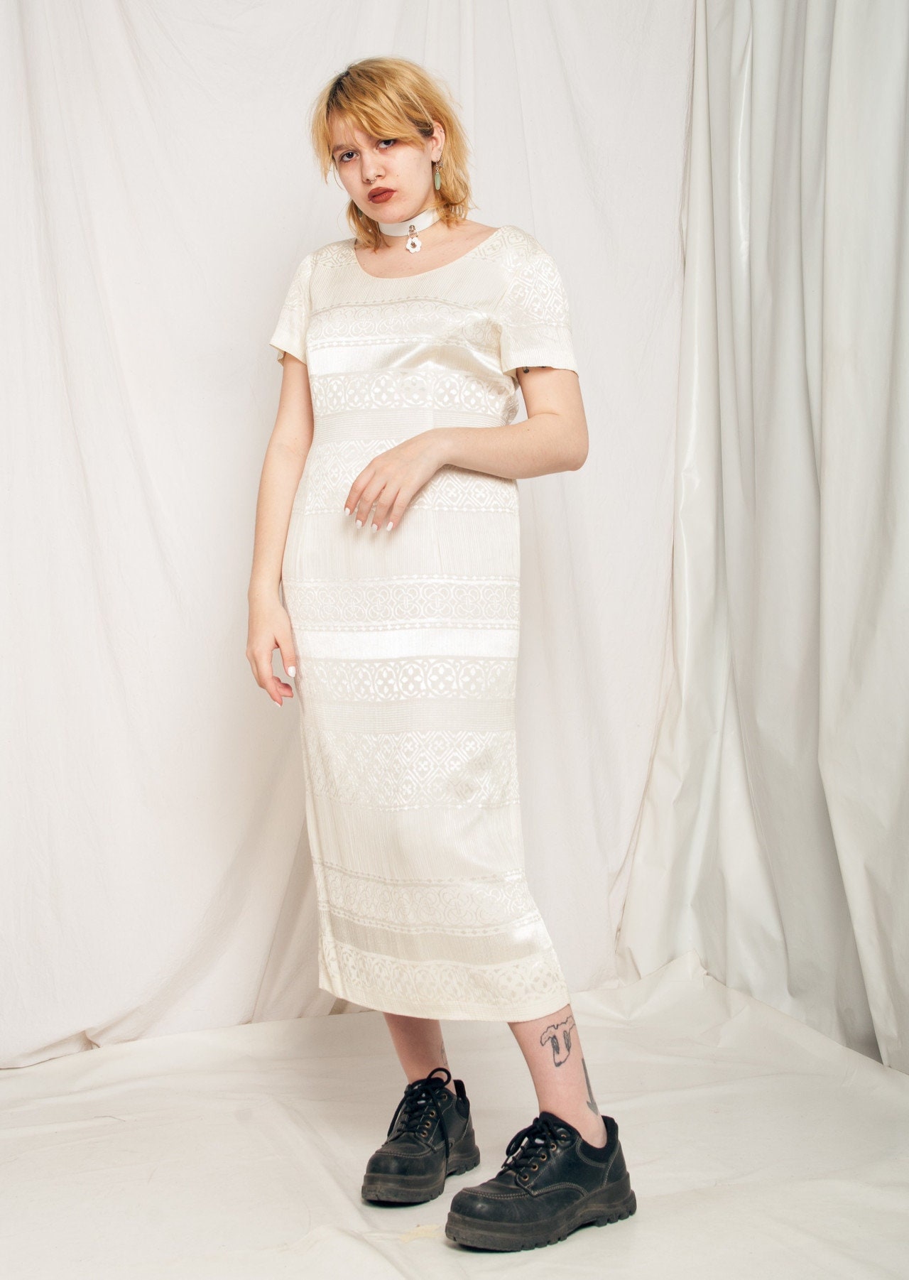 Vintage Kleid 90Er Jahre Braut Hochzeit Maxi in Off White 1990Er Rare Shiny Satin Fairy Dress Fairycore Aesthetic von InterzoneVntg