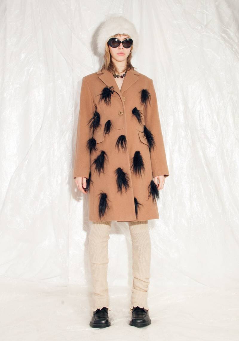 Vintage Kunstpelz Mantel 90Er Jahre Reworked Wolle in Braun 1990Er Y2K Upcycled Hand Genähter Wollpelz von InterzoneVntg