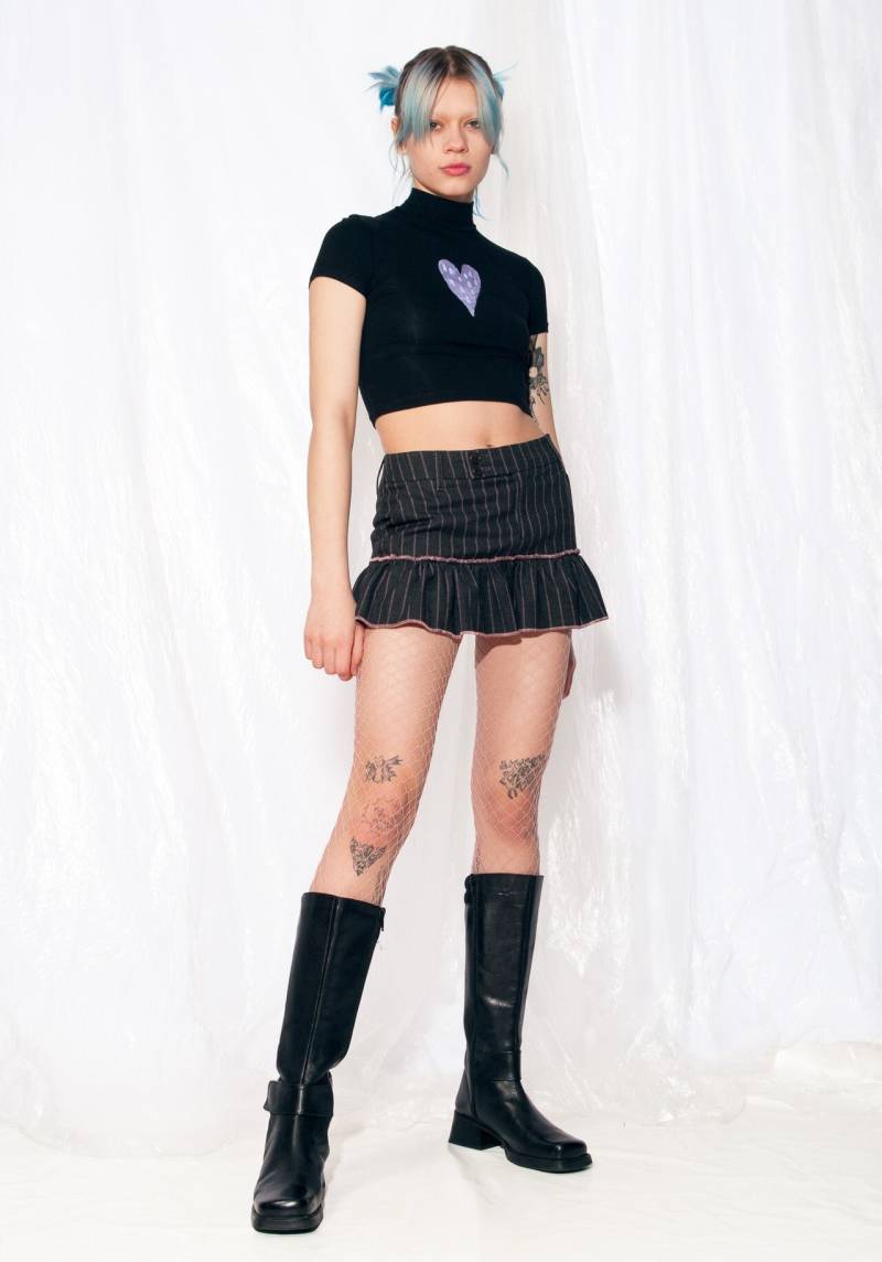 Vintage Rock Y2K Reworked Frilly Mini in Grau Gestreift 2000Er Jahre Rekonstruierter Upcycled Fairycore Ultra Größe S Xs von InterzoneVntg