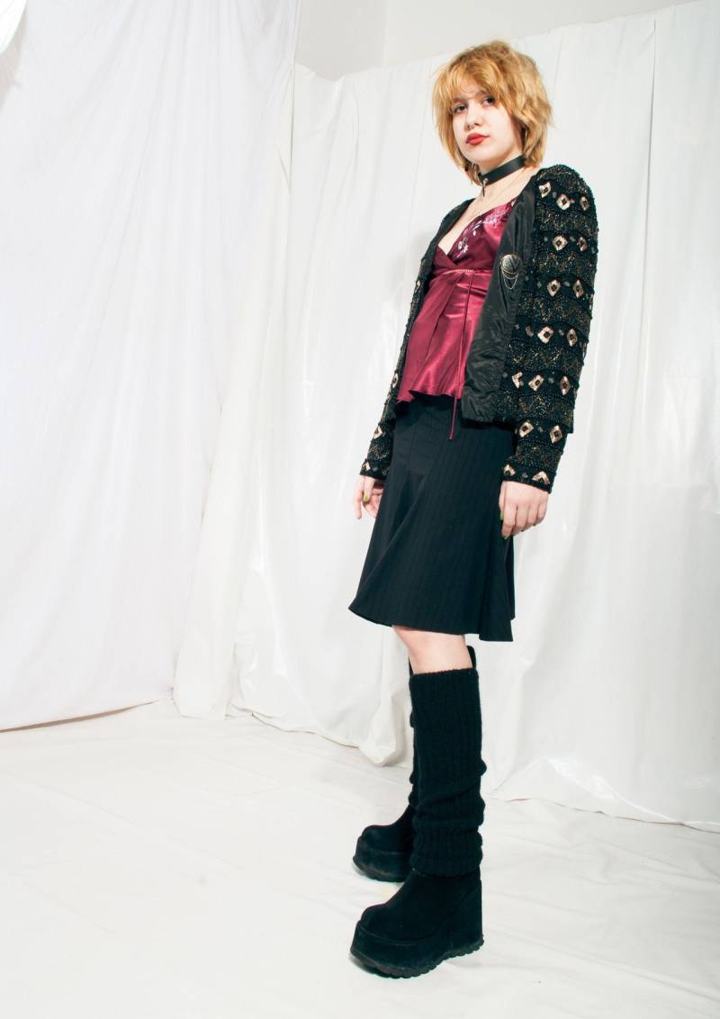 Vintage Seiden Blazer 90Er Jahre Pailletten Perlen Party Jacke in Schwarz 1990Er Goldene Bronze Abendgarderobe Glasperlenstickerei Coatie von InterzoneVntg