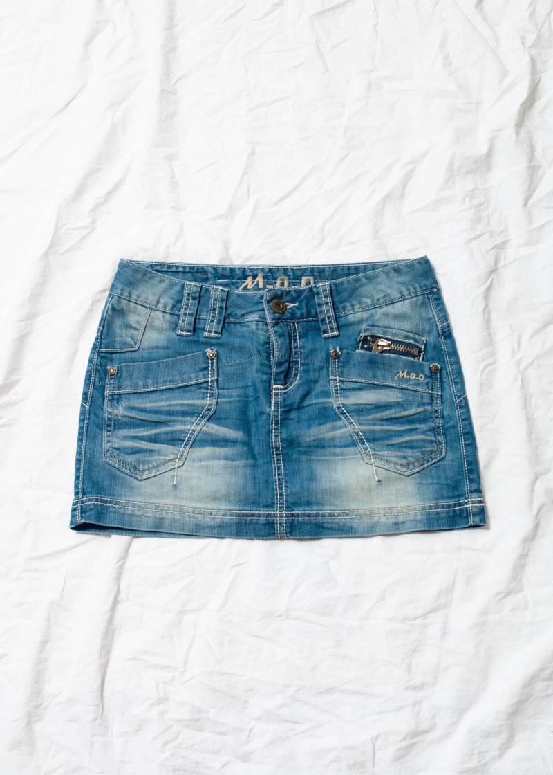 Vintage Y2K Denim Mini Rock in Blau - 2000S Stonewashed Low Rise Micro Fashion Size S Vintage Y2K Denim Mini Rock in Blau - 2000S Stonewashed Low Rise Micro Fashion Size S von InterzoneVntg