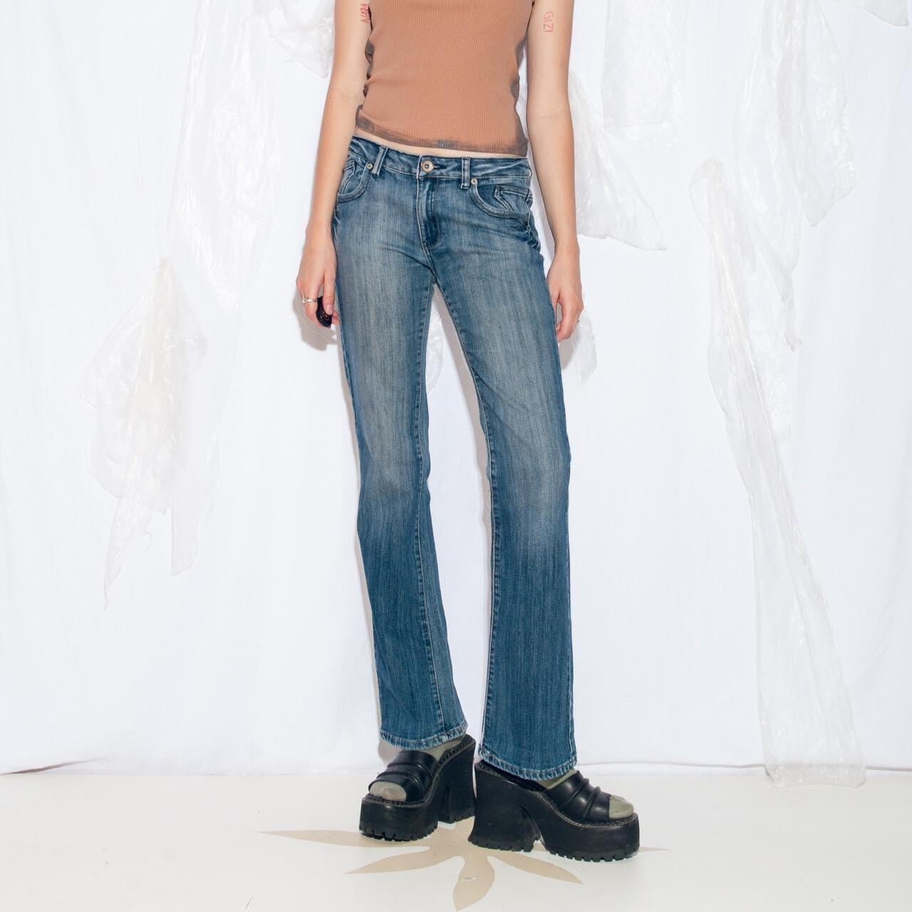 Vintage Y2K Flare Jeans in Blau Stonewashed - 2000Er Jahre Low Rise Bootcut Denim Hose Fashion Style Größe S von InterzoneVntg