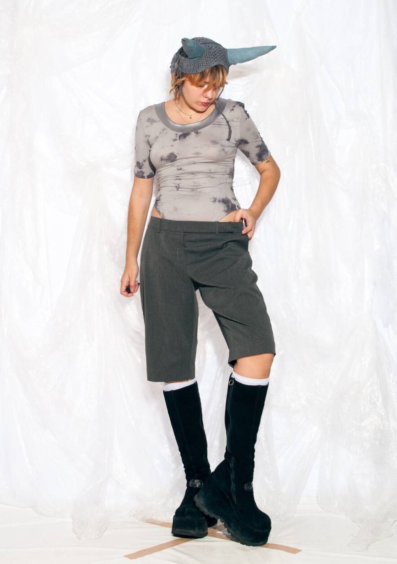 Vintage Y2K Hose in Grau Low Rise Weites Bein 2000Er Jahre Minimalist Kurze Extra Groß von InterzoneVntg