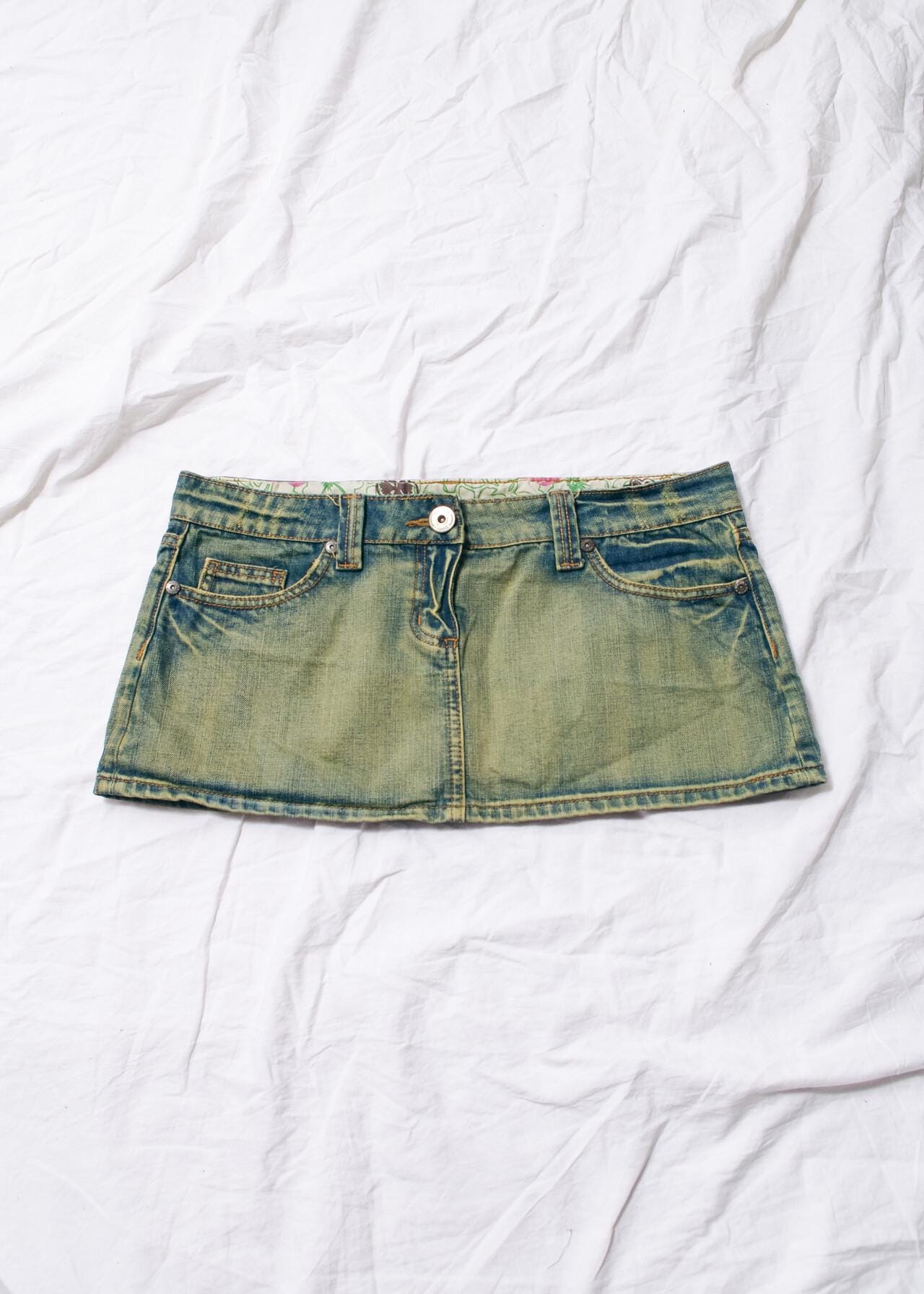 Vintage Y2K Jeansrock in Schlamm Waschung Grün - 2000S Overdyed Khaki Low Rise Micro Mini Größe Xl Vintage Y2K Jeansrock in Schlamm Waschung Grün - 2000S Overdyed Khaki Low Rise Micro Mini Größe Xl von InterzoneVntg