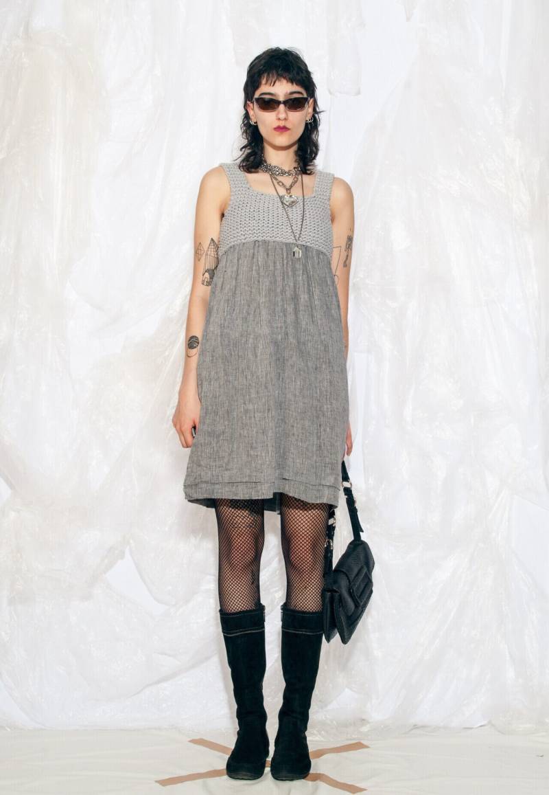 Vintage Y2K Mini Kleid in Grau Gestrickt 2000Er Jahre Whimsigoth Fairycore Grunge Sommer Small Medium von InterzoneVntg