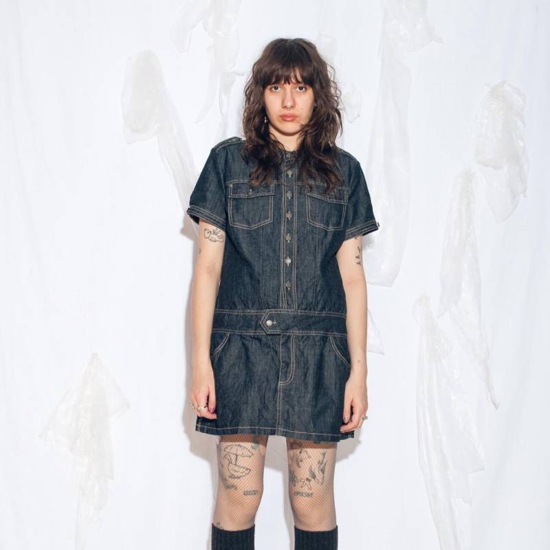 Vintage Y2K Minikleid Aus Blauem Denim - 2000Er Jahre Jeanskleid Mit Knopfleiste Grunge Style Größe Xl Vintage Y2K Minikleid Aus Blauem Denim - 2000Er Jahre Jeanskleid Mit Knopfleiste Grunge Style Größe Xl von InterzoneVntg