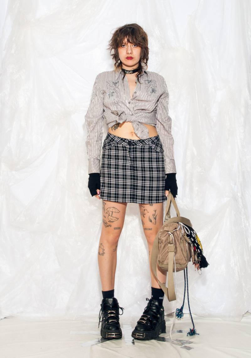 Vintage Y2K Mini Rock in Schwarz Kariert Grunge 2000Er Adretter Aus Weiß Baumwolle Large Vintage Y2K Mini Rock in Schwarz Kariert Grunge 2000Er Adretter Aus Weiß Baumwolle Large von InterzoneVntg