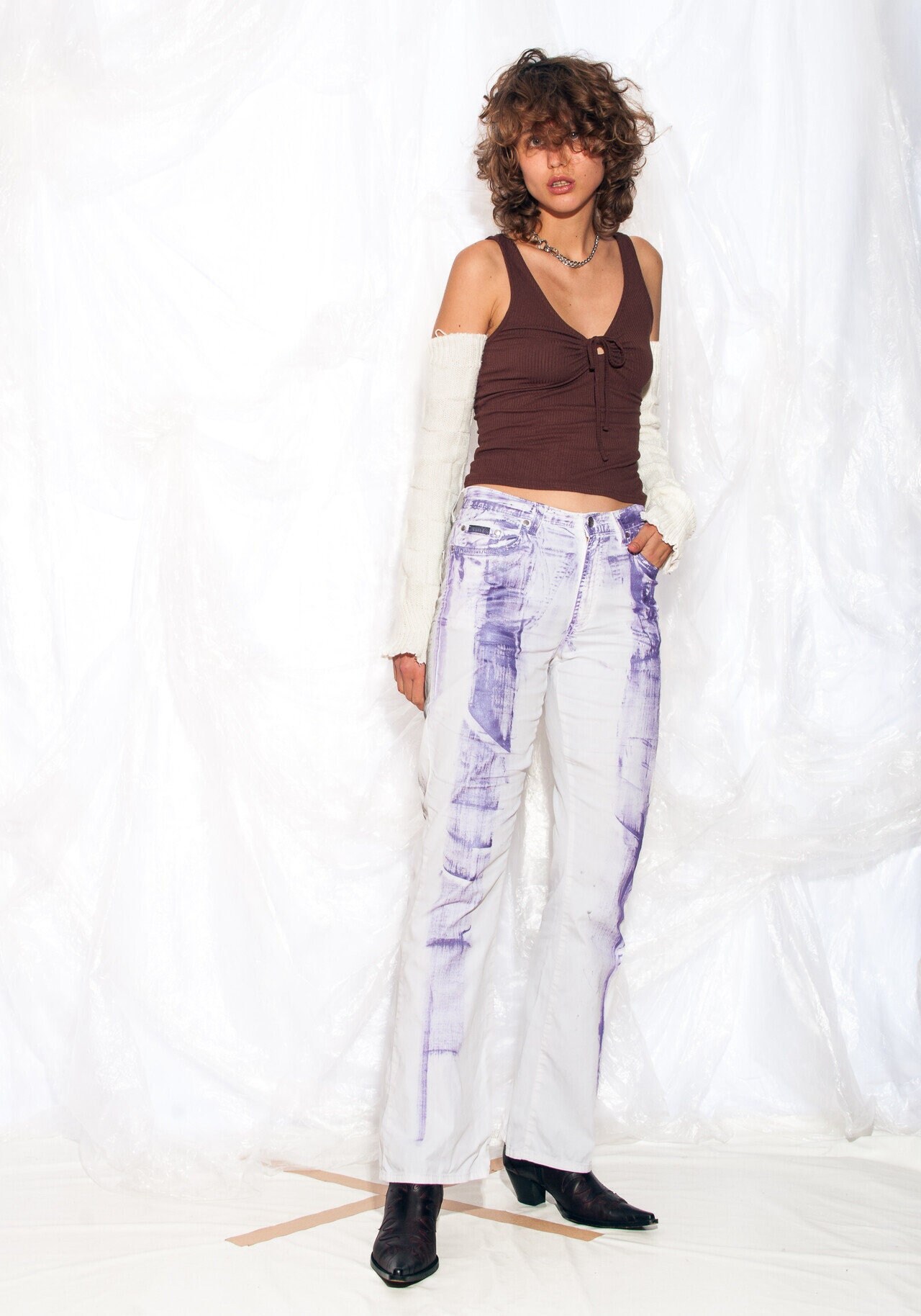 Vintage Y2K Schlagjeans in Weiß Handbemalt Reworked 2000Er Jahre Denim Hose Silbermedium Vintage Y2K Schlagjeans in Weiß Handbemalt Reworked 2000Er Jahre Denim Hose Silbermedium von InterzoneVntg