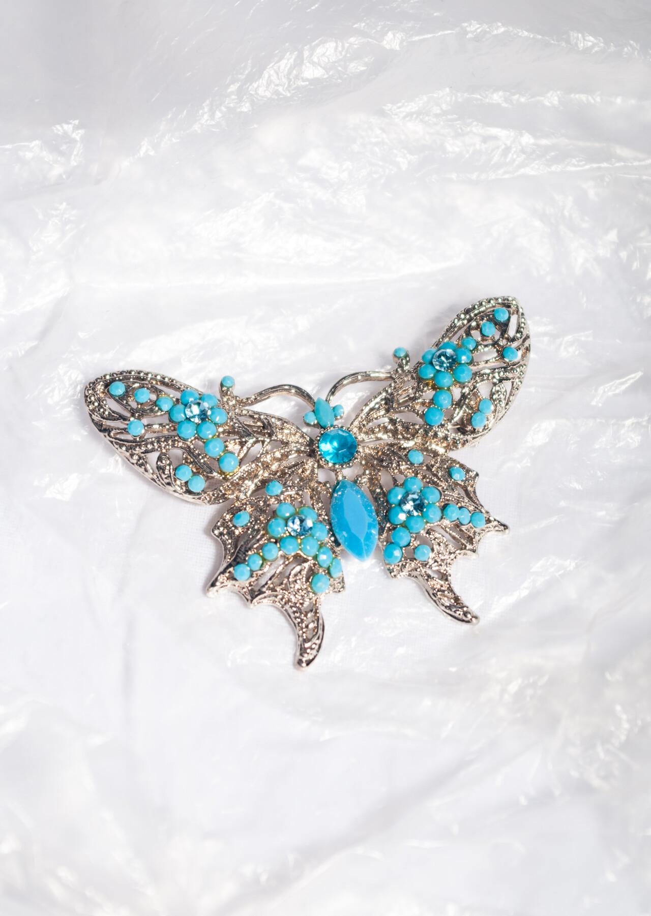 Vintage Y2K Schmetterling Brosche in Silber Blau 00S Fairycore Schmuck Pin von InterzoneVntg