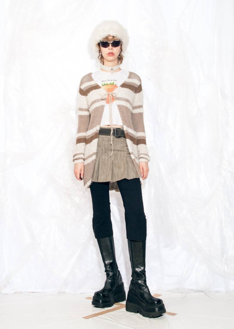 Vintage Y2K Strickjacke in Braun Mit Krawatten-Verschluss 2000Er Jahre Langärmeliger Gestreifter Pastell Fairycore Strickpullover Klein von InterzoneVntg