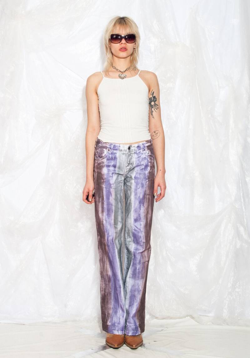 Vintage Y2K Überarbeitete Bürger Der Menschlichkeit Flare Jeans 2000Er Jahre Handbemalte Lila Braune Flares Kleine Made in Usa von InterzoneVntg