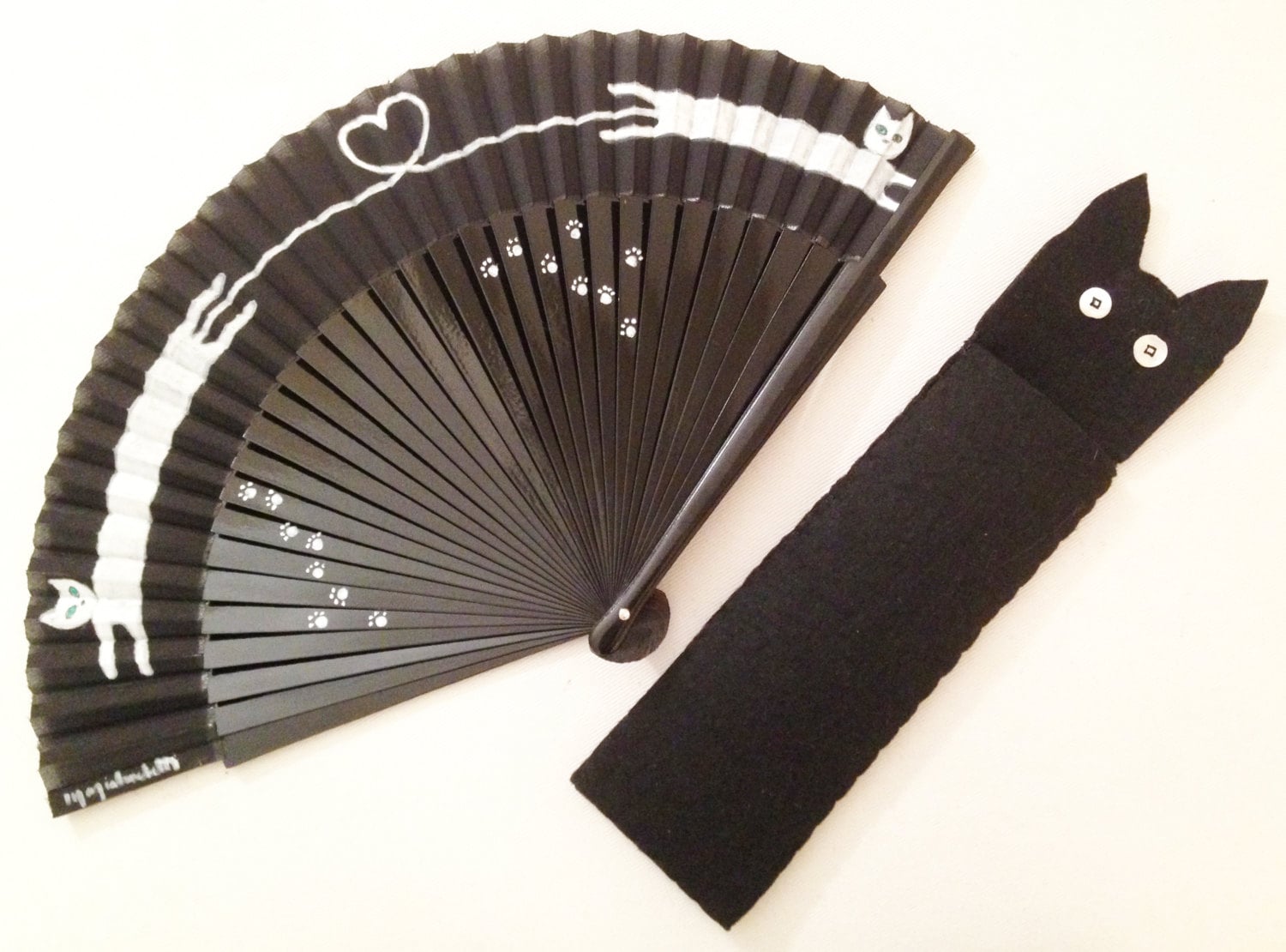 Fächer Kätzchen Mit Herz Handgemachter Hülle von Inthefoldsoftime