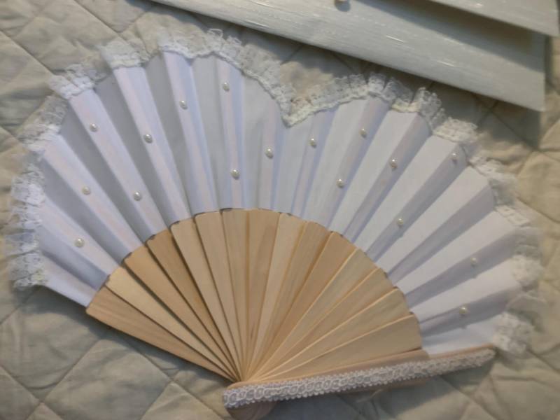 "Handfächer in Herzform Mit Perlen Verziert "Herz" von Inthefoldsoftime