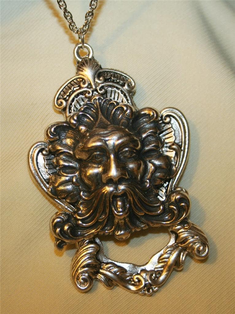 Atemberaubende Große Schwere Geformte & Sculpted Zeus Gott Der Winde Silvertone Anhänger Halskette Ob von Inthepalmofhishand