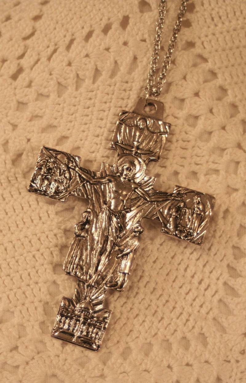 Riesige Wunderschön Detaillierte St Peter Geburt Heilige Dreifaltigkeit Die Verkündigung Petrus Und Maria Bei Der Kreuzigung Brust Kreuz Silvertone von Inthepalmofhishand