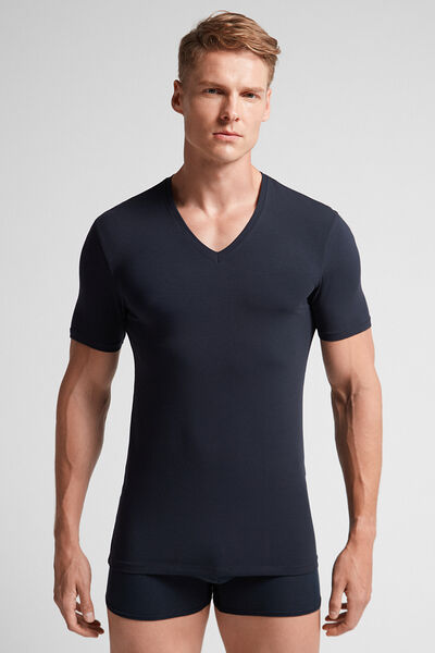 T-shirt Mit V-ausschnitt Aus Elastischer Superior-baumwolle Blau von Intimissimi