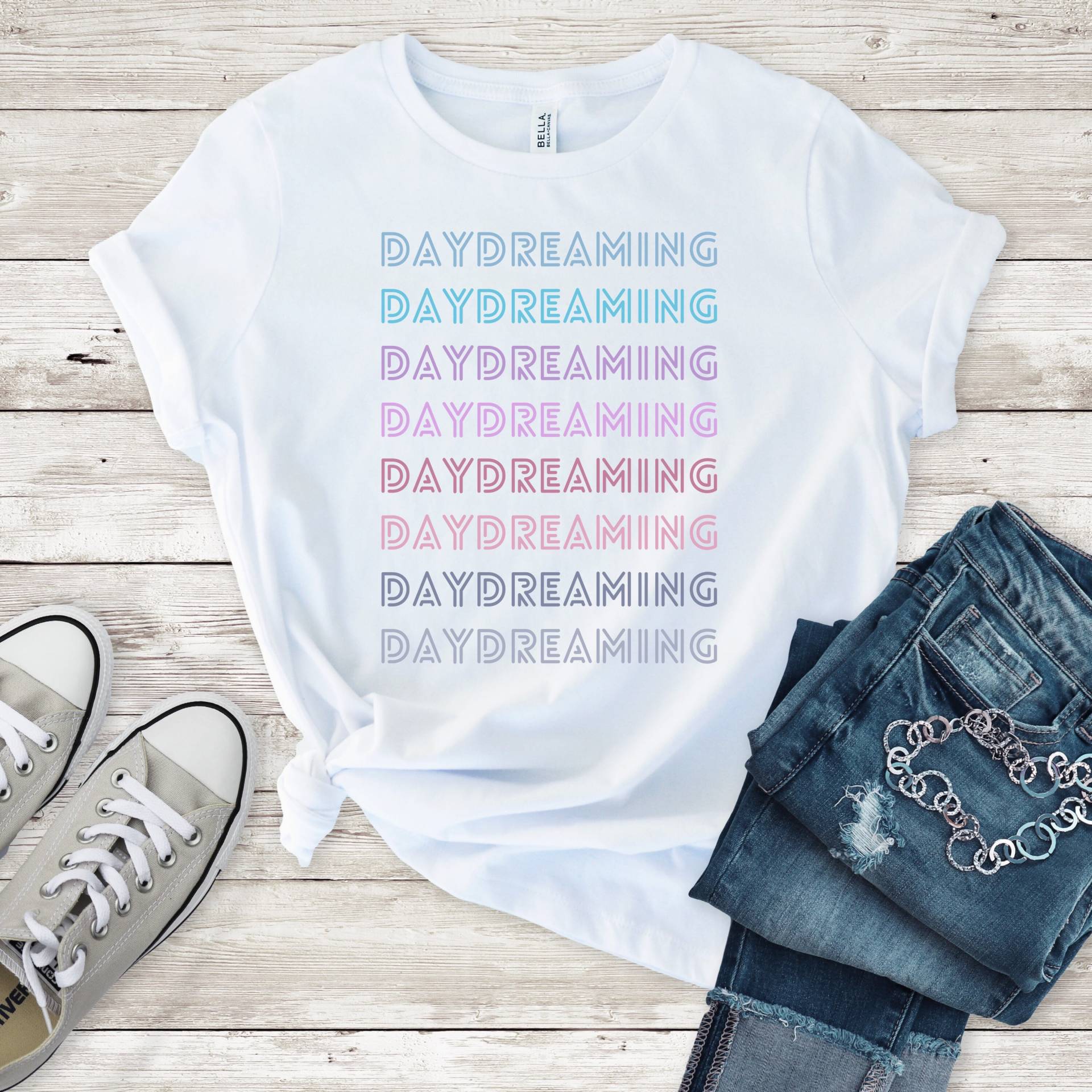 Damen T-Shirts Mit Sprüchen, Daydreamer T-Shirt, Frauen Retro Vintage Grafik-Shirt Für Frauen, Geschenk Sie Damen T-Shirts Mit Sprüchen, Daydreamer T-Shirt, Frauen Retro Vintage Grafik-Shirt Für Frauen, Geschenk Sie von IntoThePinesDesign