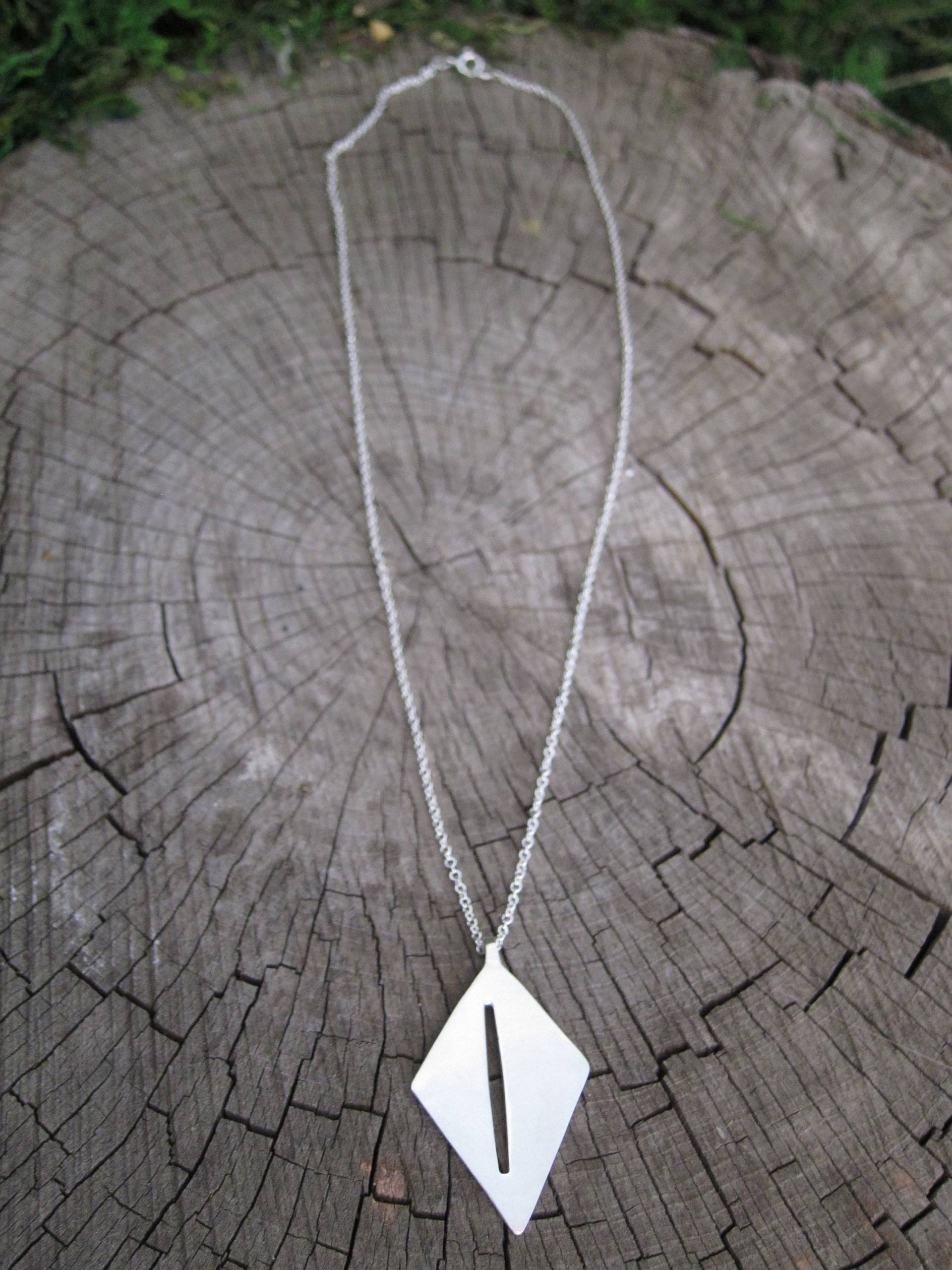 Made in Space Serie Trapez Halskette Aus Sterlingsilber von IntoTheTreetops