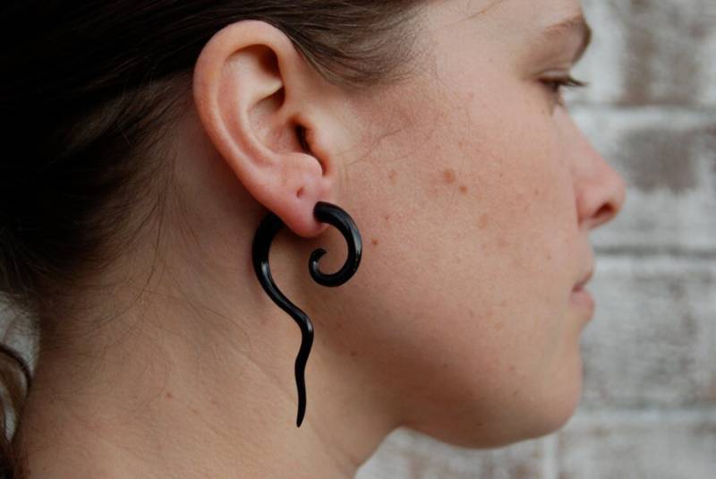 Gefälschte Messohrringe Für Normale Ohrringe von Intrepidjewelry