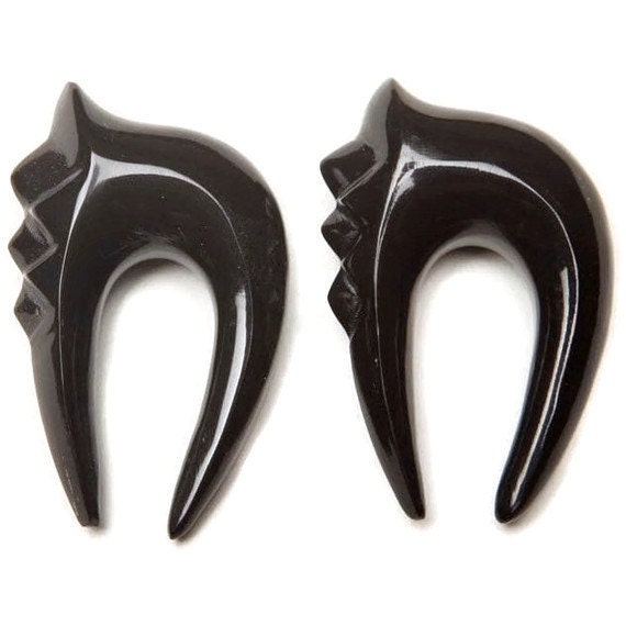 Geschnitzte Horn Ohrring 2G | 6 Mm, 1/2 "(13 Mm Zum Verkauf von Intrepidjewelry