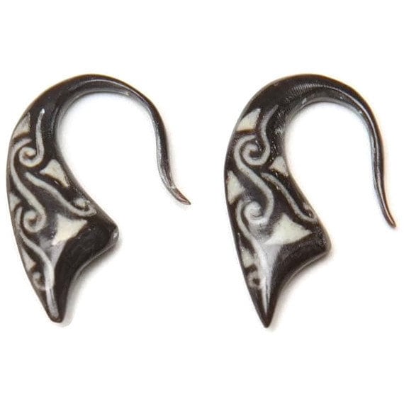 Horn Intarsien Ohrringe 14Ga | 2 Mm Und 12Ga 10G | 2, 5Mm Im Sale von Intrepidjewelry