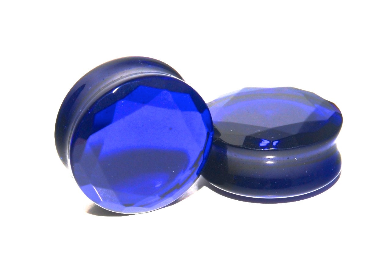 Kobaltblaue Facettierte Glasstecker - 8G, 6G, 4G, 2G, 0G, 00G, 7/16", 1/2", 9/16", 5/8", 3/4", 7/8, 1" von Intrepidjewelry