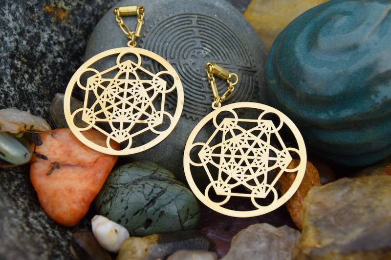 Metatron Würfel Magnetverschluss Gauges | Hängende Plugs Baumeln Ohrstecker Gold Tunnel Heilige Geometrie Messstab - Größen 2G 1" von Intrepidjewelry