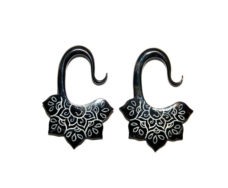 Schöne Eingelegte Om Lotus Blume Horn Ohrringe 12G | 2 Mm, 10G | 2, 5 8G | 3 6G | 4 4G | 5 Mm von Intrepidjewelry