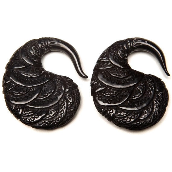 Wunderschöne Flower Horn Paisley Gauged Ohrringe 10G, 8G, 6G, 4G, 2G, 0G von Intrepidjewelry