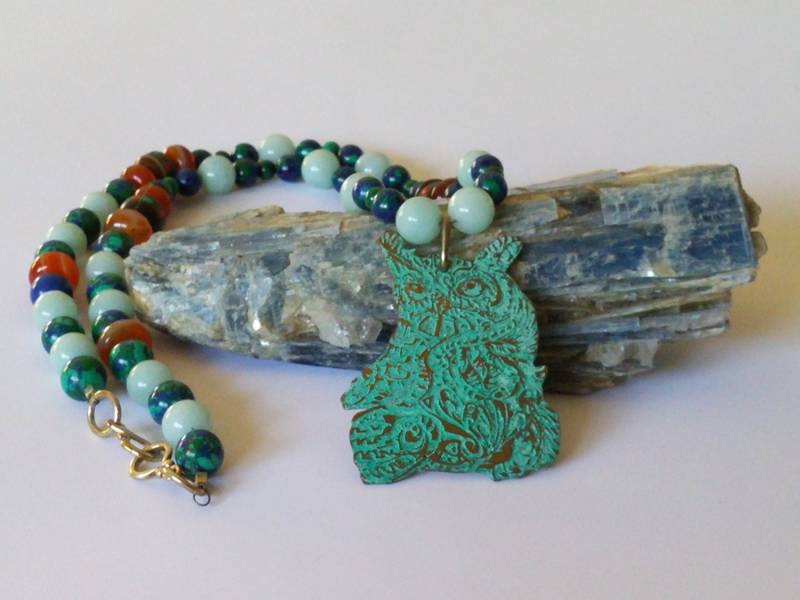 Handgefertigte Grüne Patina Geätzte Messing Eule Perlen Halskette von IntrinsicElementz