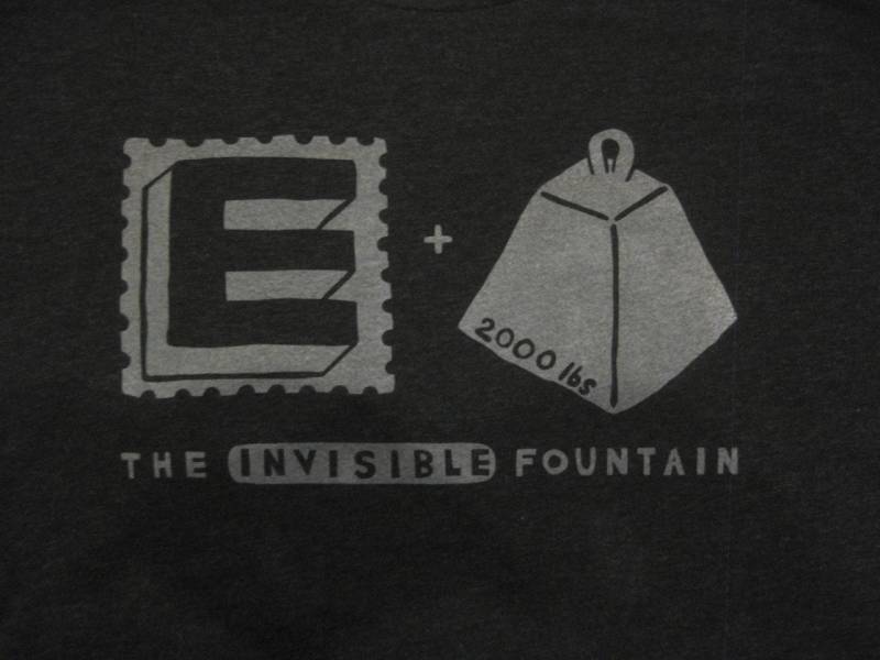 E-stempel + Ton Shirt/Der Unsichtbare Brunnen Unisex Größe Xl von InvisibleFountain
