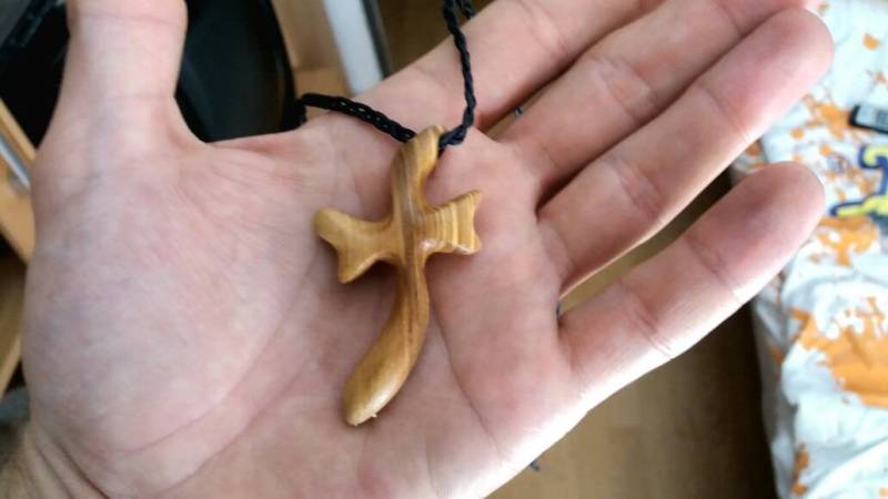 Holz-Kreuz-Halskette, Kreuz Anhänger, Olive Holz Halskette. Holzschmuck Holz-Kreuz-Halskette, Kreuz Anhänger, Olive Holz Halskette. Holzschmuck von Inwardtouch