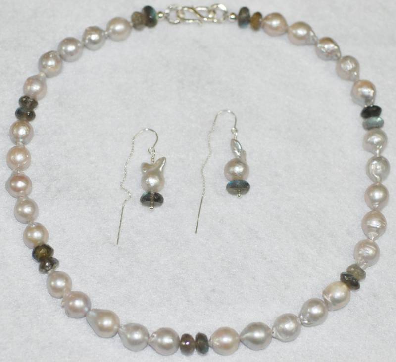 Barock Perlen Und Labradorit Halskette Ohrringe Set von IoJewelers