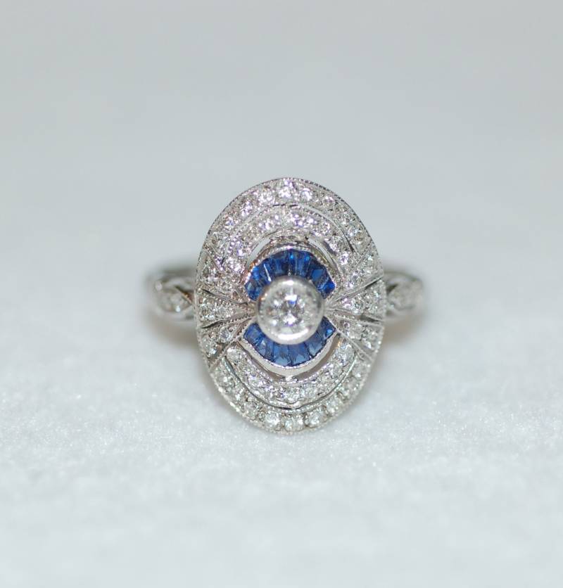 Saphir Und Diamant-Deco-Ring Im Antiken Stil von IoJewelers