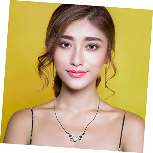 Ipetboom Luminous Gothic Stil Halskette mit Skelett Hand Anhänger Kreativer Halloween Schmuck Nachtleuchtend Charakteristisches Party Accessoire für Damen und Herren von Ipetboom