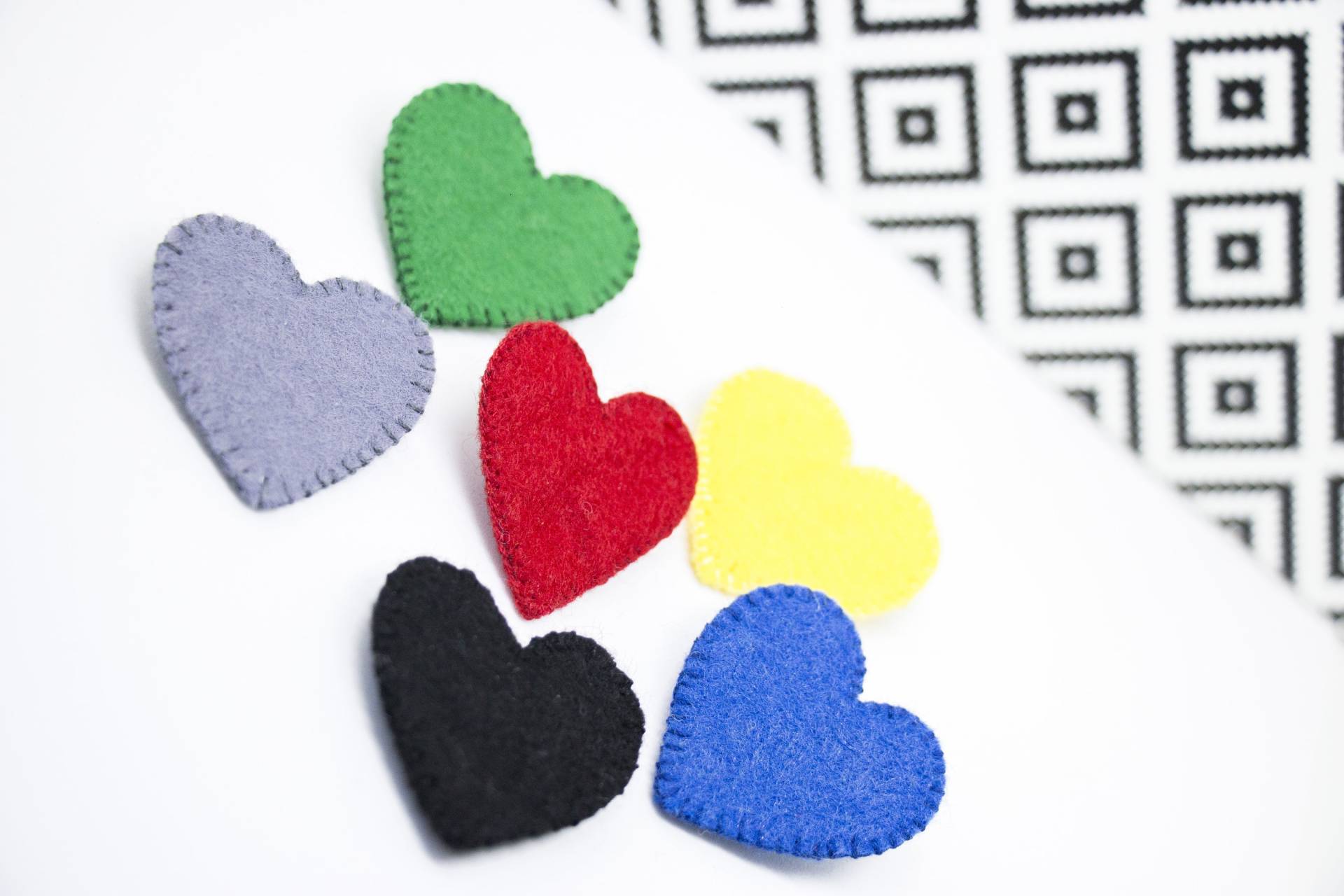Filz Herz Pin - Liebe Brosche Love Heart Valentinstag Day Geschenkidee Filz Herz Pin - Liebe Brosche Love Heart Valentinstag Day Geschenkidee von IraLiShop