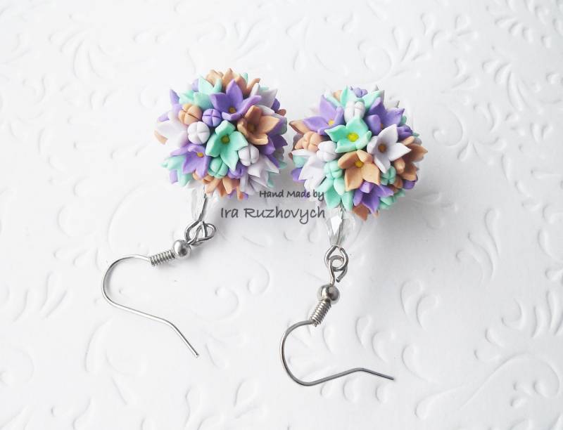 Kugel Ohrringe, Flieder Blumen, Polymer Clay, Fimo Schmuck Kugel Ohrringe, Flieder Blumen, Polymer Clay, Fimo Schmuck von IraRuzhovych