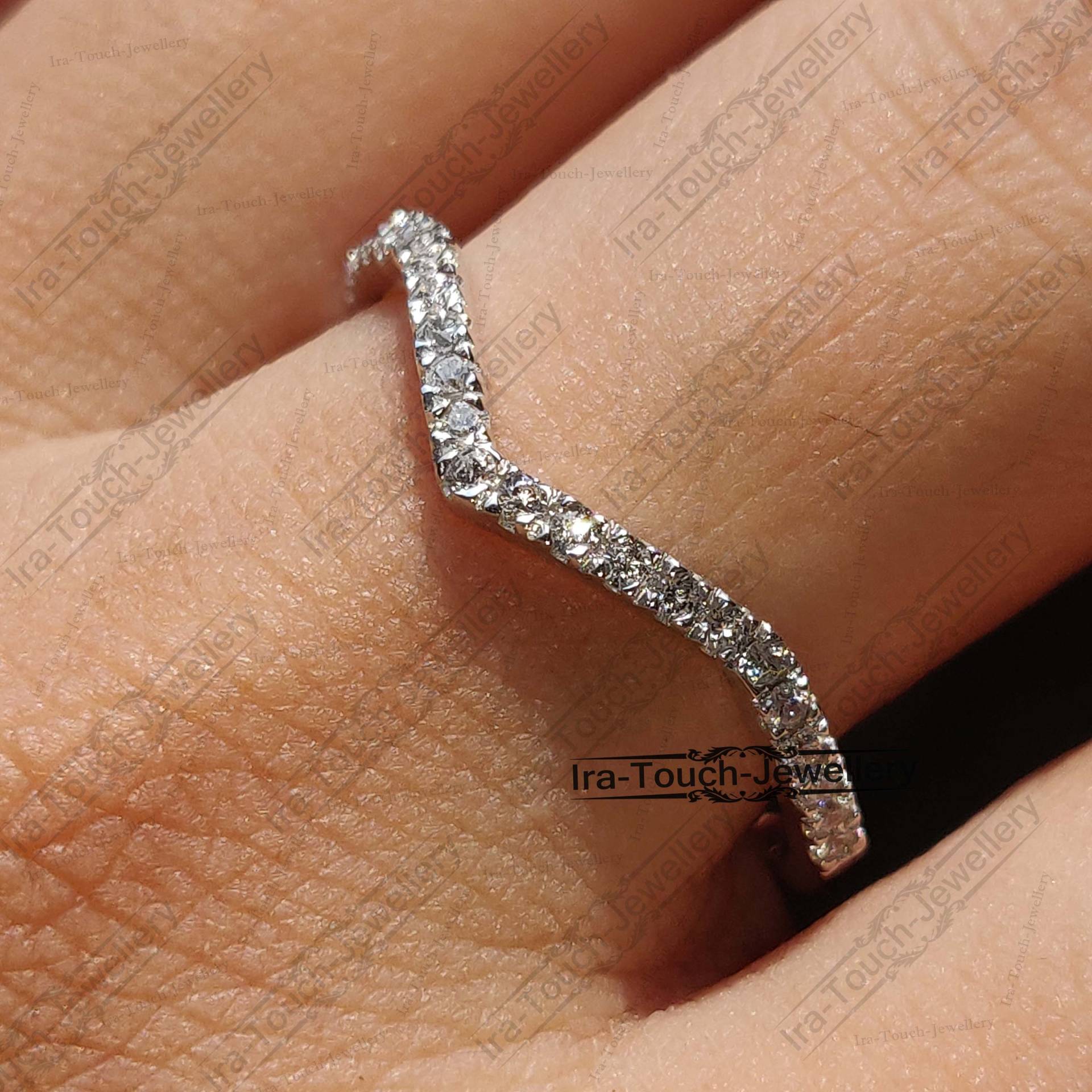 Gewölbter Cz Diamant Ehering 14K Weißgold Halbe Ewigkeit Ring Verlobungsring Stapelring Band Jahrestag Für Frauen von IraTouchJewellery