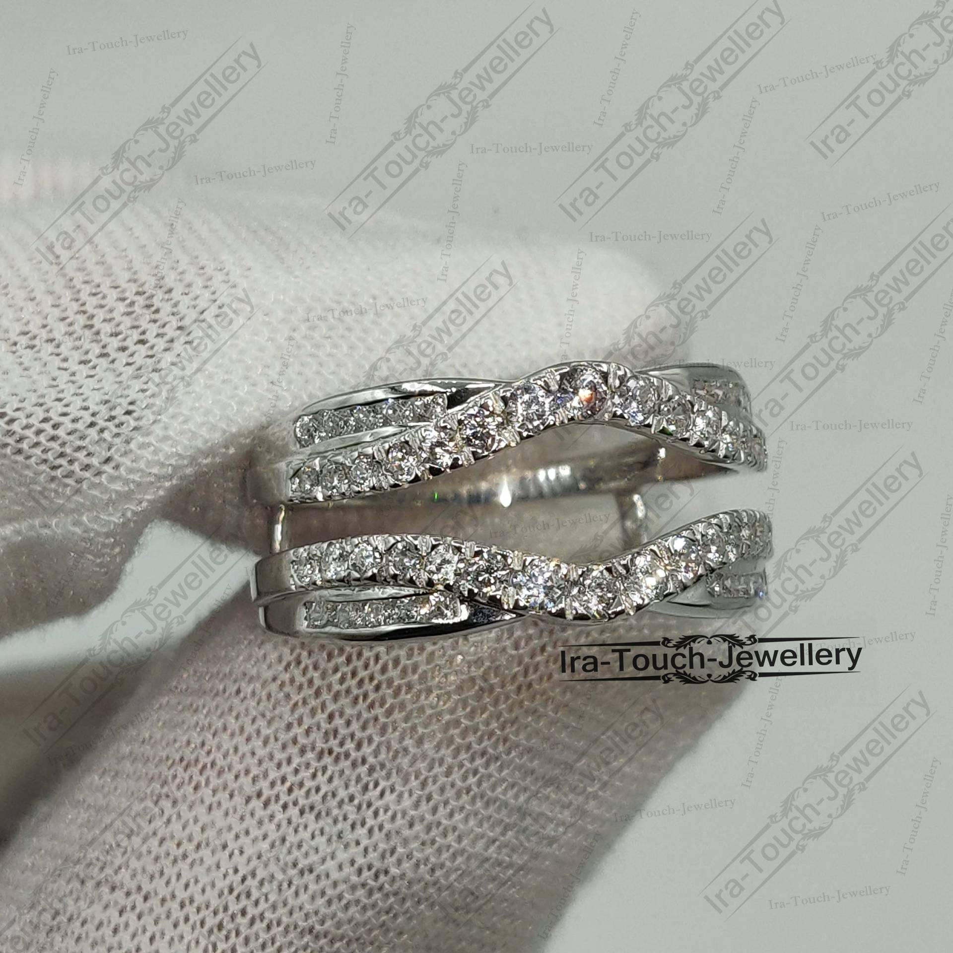 Kanalfassung Diamant-Enhancer-Ring Weißgold Über Guard Band, Jubiläumsring Verlobungsring, Solitär-Enhancer, Frauen-Enhancer-Ring von IraTouchJewellery