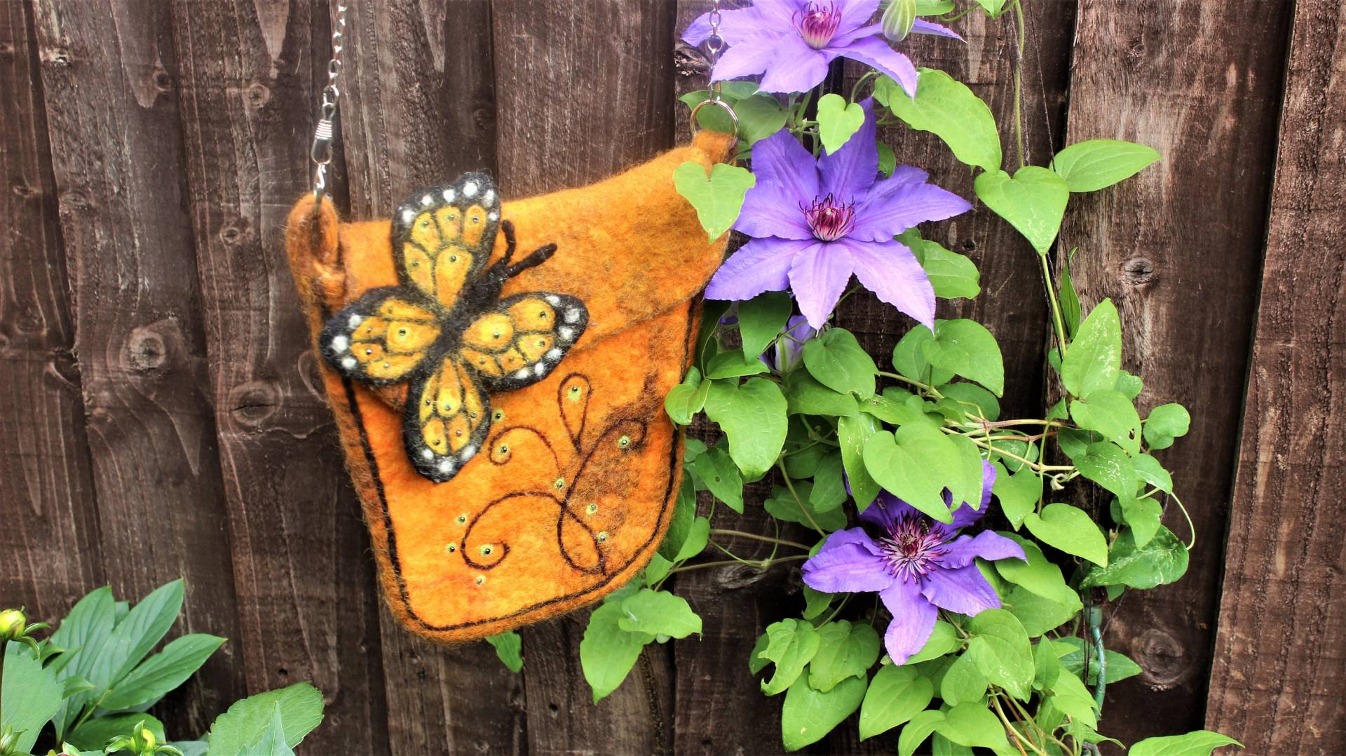 Gefilzte Kleine Wolltasche Mit Schmetterling Gefilzte Kleine Wolltasche Mit Schmetterling von Iraidart