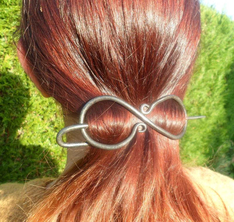 Geschmiedete Haarbrosche Geschmiedete Haarbrosche von Irdamor