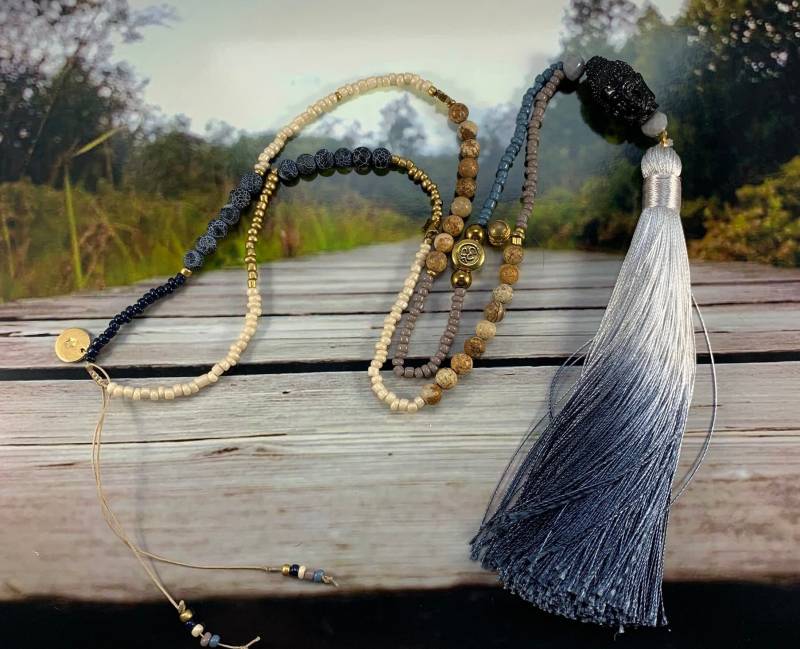 Kette - Buddha Seiden-Quaste Verstellbar Hippie Boho Bohemian Blau Jaspis Hämatit Achat Glas Kette - Buddha Seiden-Quaste Verstellbar Hippie Boho Bohemian Blau Jaspis Hämatit Achat Glas von IreAndValeo
