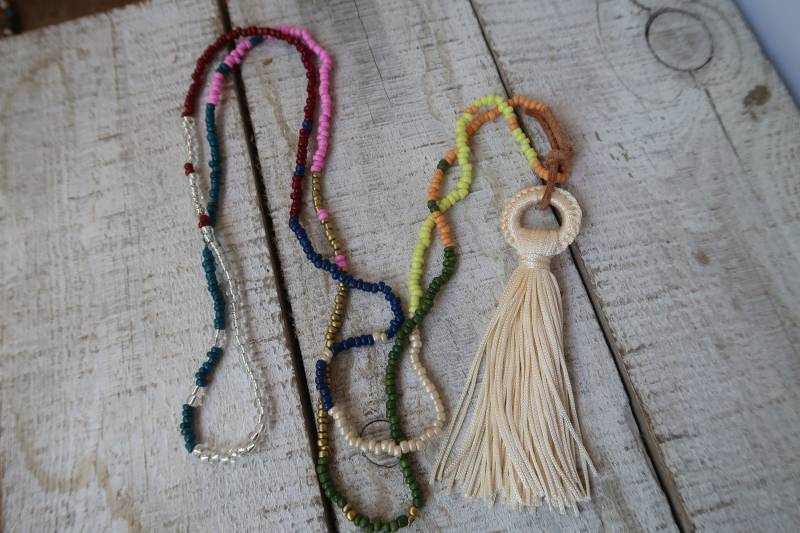 Kette Bunt Hippie Quaste Glasperlen Boho Sommerlich Bohemian Natur Strand Urlaub Layering Edel Statement Kette Bunt Hippie Quaste Glasperlen Boho Sommerlich Bohemian Natur Strand Urlaub Layering Edel Statement von IreAndValeo
