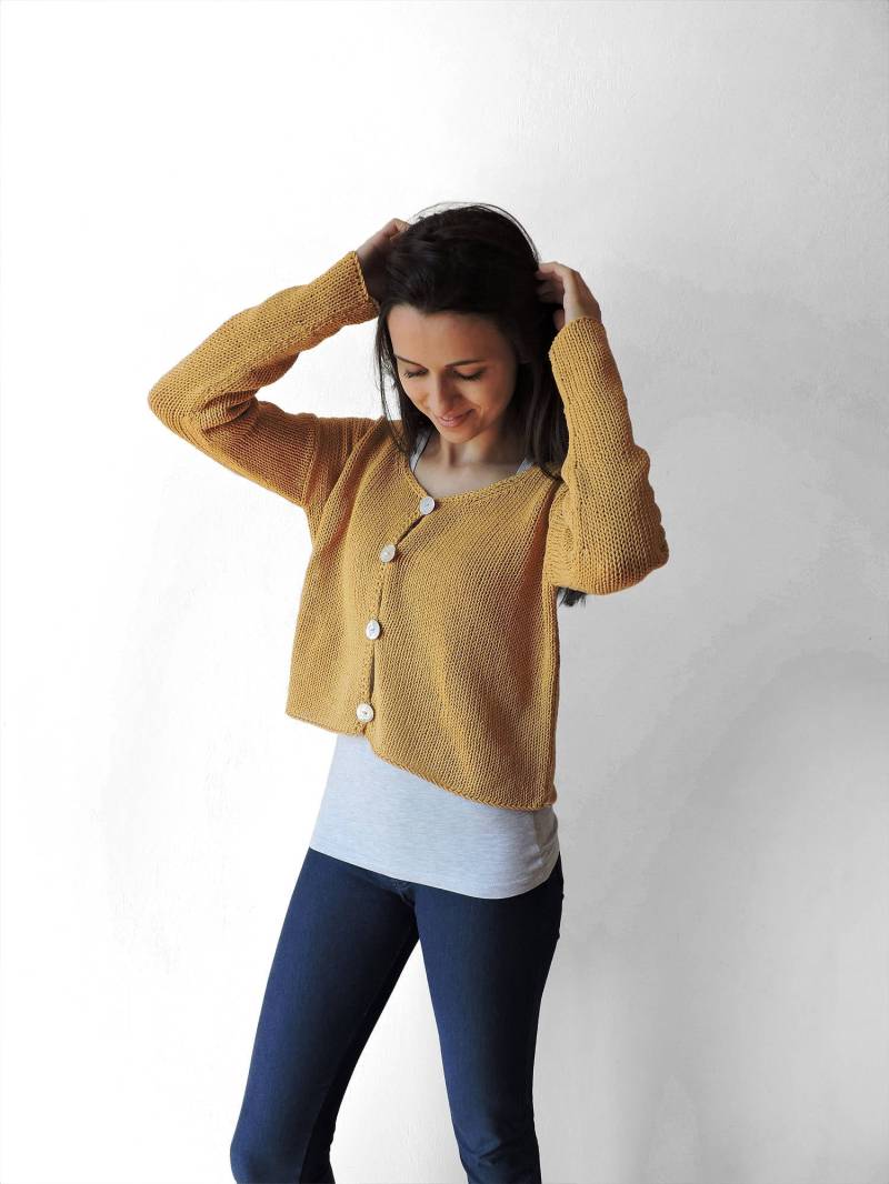 Ockergelber Pullover, Frauen Crop Cardigan, Handgestrickter Sommer Baumwoll-Cardigan, Senf Boho Strickpullover, Buttons Cardigan von IrenKnits