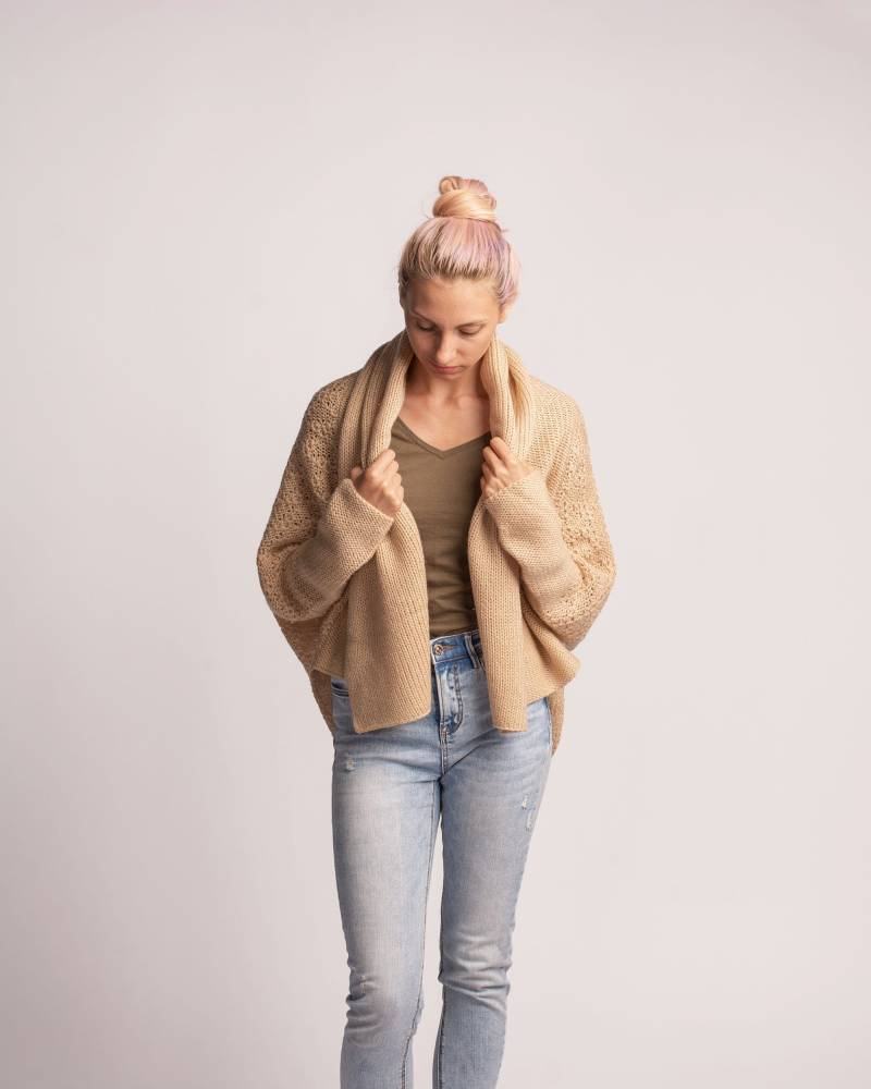 Plus Size Pullover Strickjacke, Lockere Handgestrickte Bomber, Wendekleidung, Boho Strickwaren, Frauen Loungewear, Kuschelige Strickjacke von IrenKnits