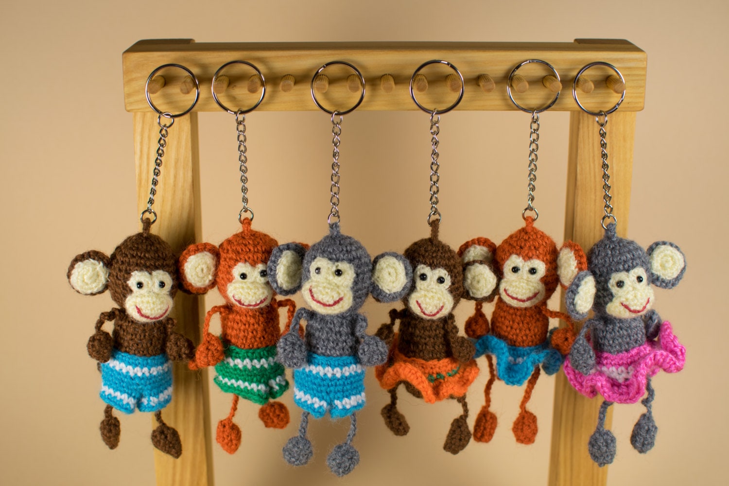 Schlüsselanhänger Affe, Amigurumi Gefüllter Gehäkelter von IrenaHandmadeCrafts